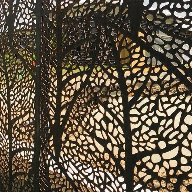 JBL High Quality Screen